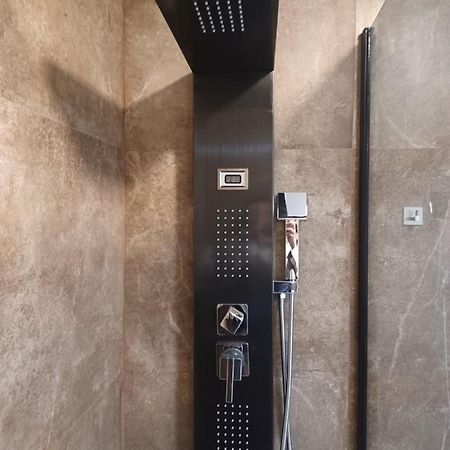 Apartamento Acogedor Junto A Calle Betis, Triana-Los Remedios Sevilla Buitenkant foto