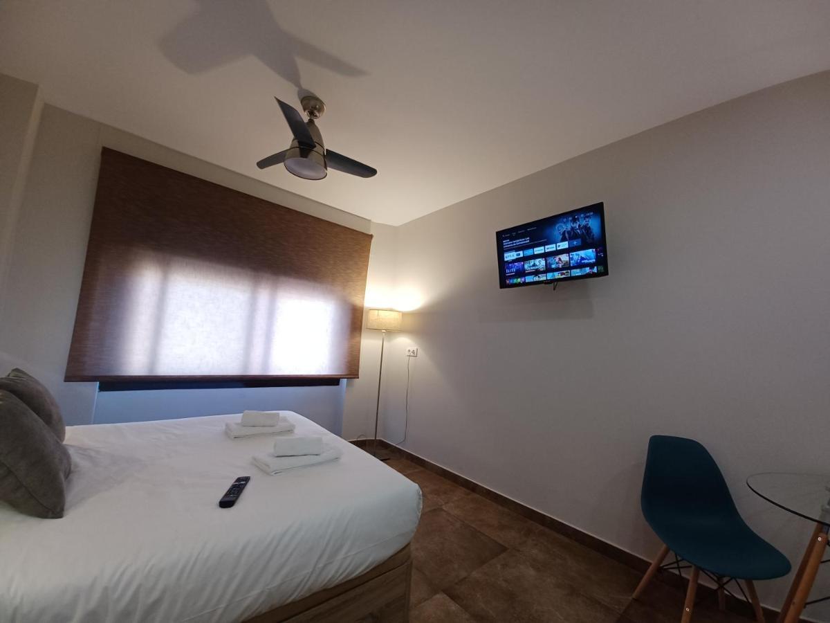 Apartamento Acogedor Junto A Calle Betis, Triana-Los Remedios Sevilla Buitenkant foto