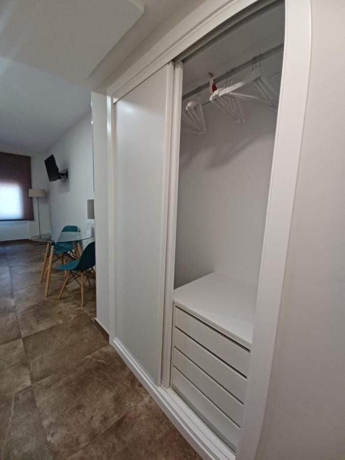 Apartamento Acogedor Junto A Calle Betis, Triana-Los Remedios Sevilla Buitenkant foto