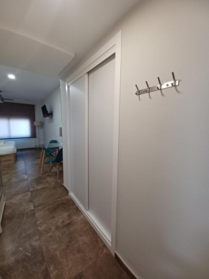 Apartamento Acogedor Junto A Calle Betis, Triana-Los Remedios Sevilla Buitenkant foto