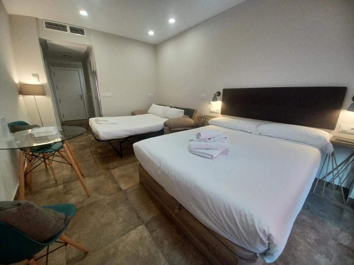 Apartamento Acogedor Junto A Calle Betis, Triana-Los Remedios Sevilla Buitenkant foto
