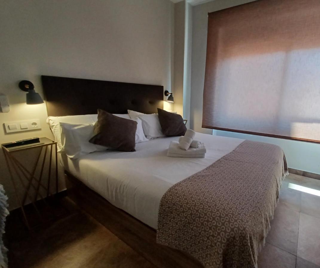 Apartamento Acogedor Junto A Calle Betis, Triana-Los Remedios Sevilla Buitenkant foto
