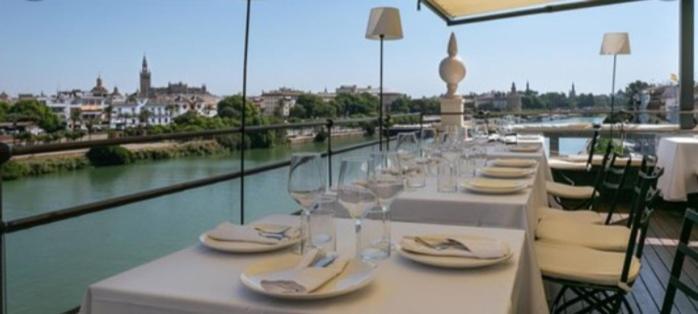 Apartamento Acogedor Junto A Calle Betis, Triana-Los Remedios Sevilla Buitenkant foto