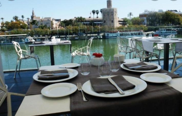Apartamento Acogedor Junto A Calle Betis, Triana-Los Remedios Sevilla Buitenkant foto