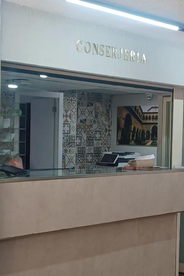 Apartamento Acogedor Junto A Calle Betis, Triana-Los Remedios Sevilla Buitenkant foto