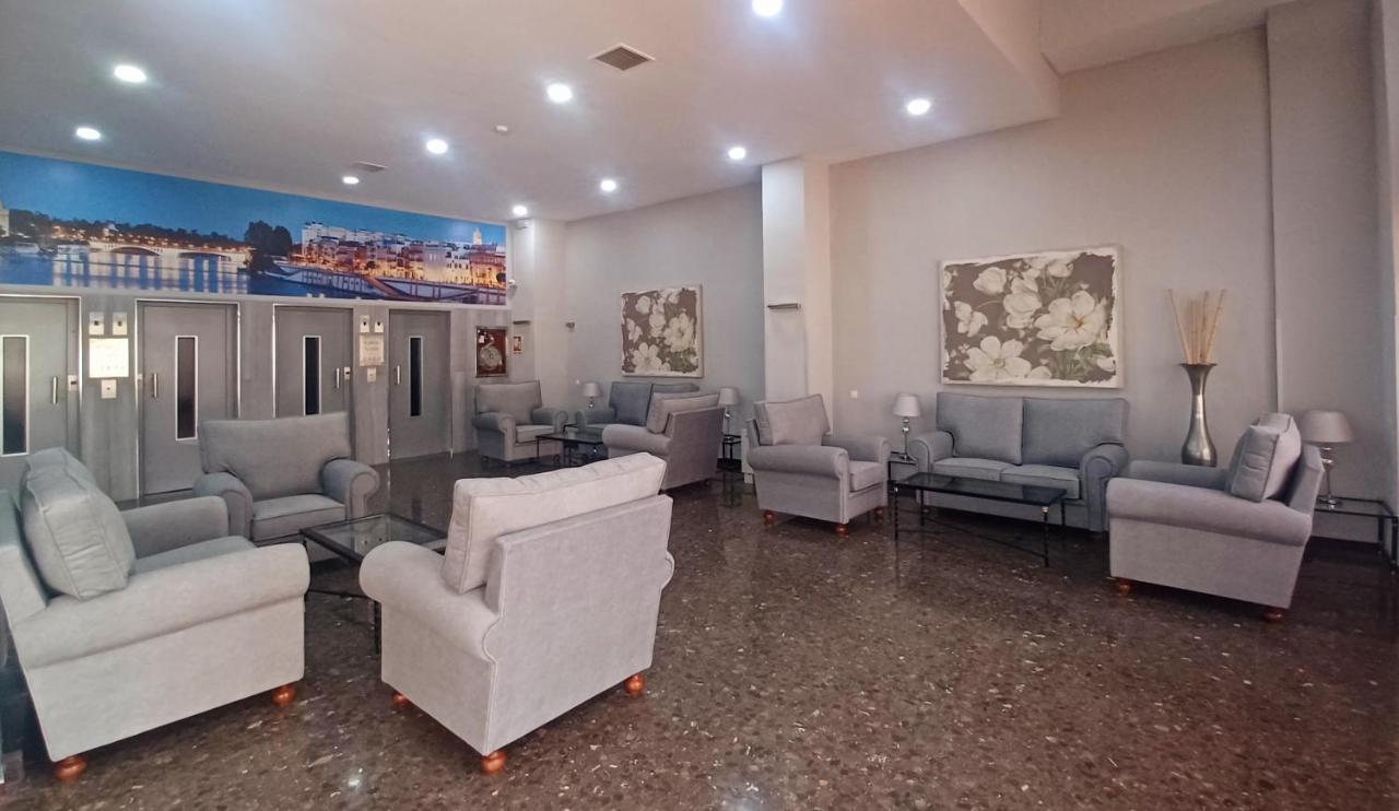 Apartamento Acogedor Junto A Calle Betis, Triana-Los Remedios Sevilla Buitenkant foto
